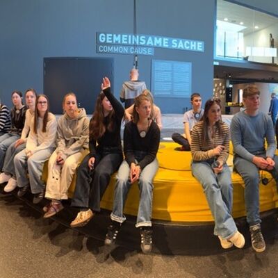 Sch&uuml;lergruppe im Futurium