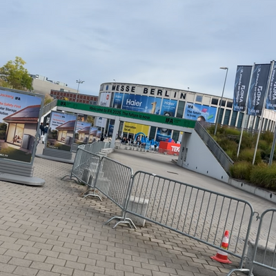 Bild vergr&ouml;&szlig;ern: Eingang zur IFA